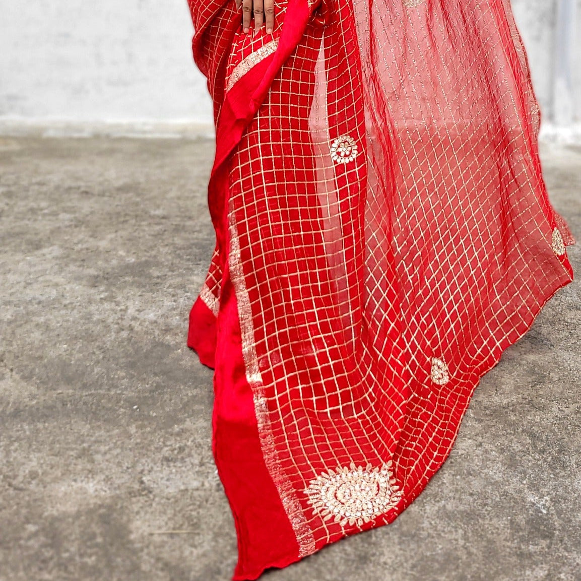 Elegant Red Designer Saree with All-Over Gold Jaal Pattern